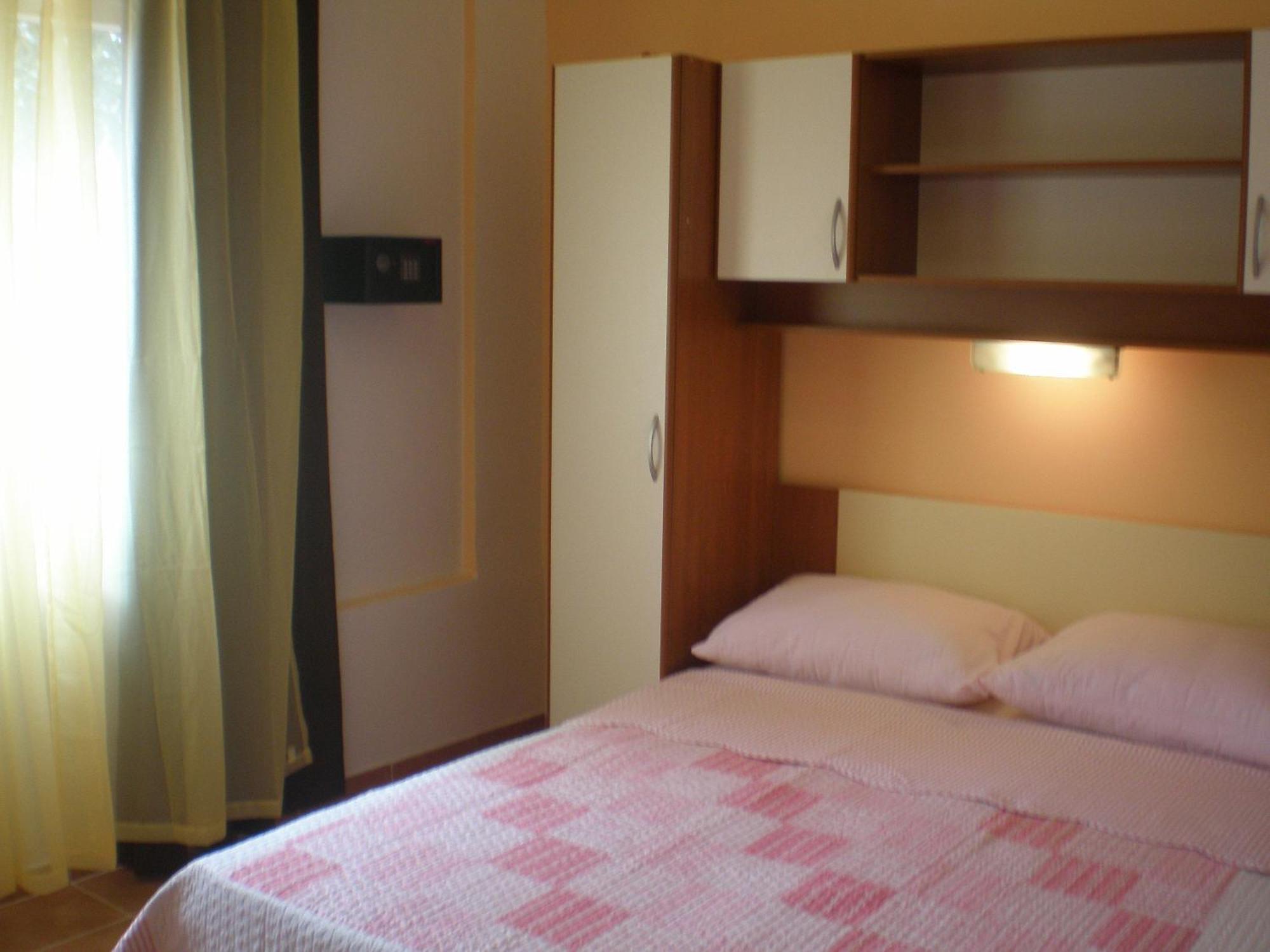 Studio Apartments Marija With Private Parking 마카르스카 객실 사진